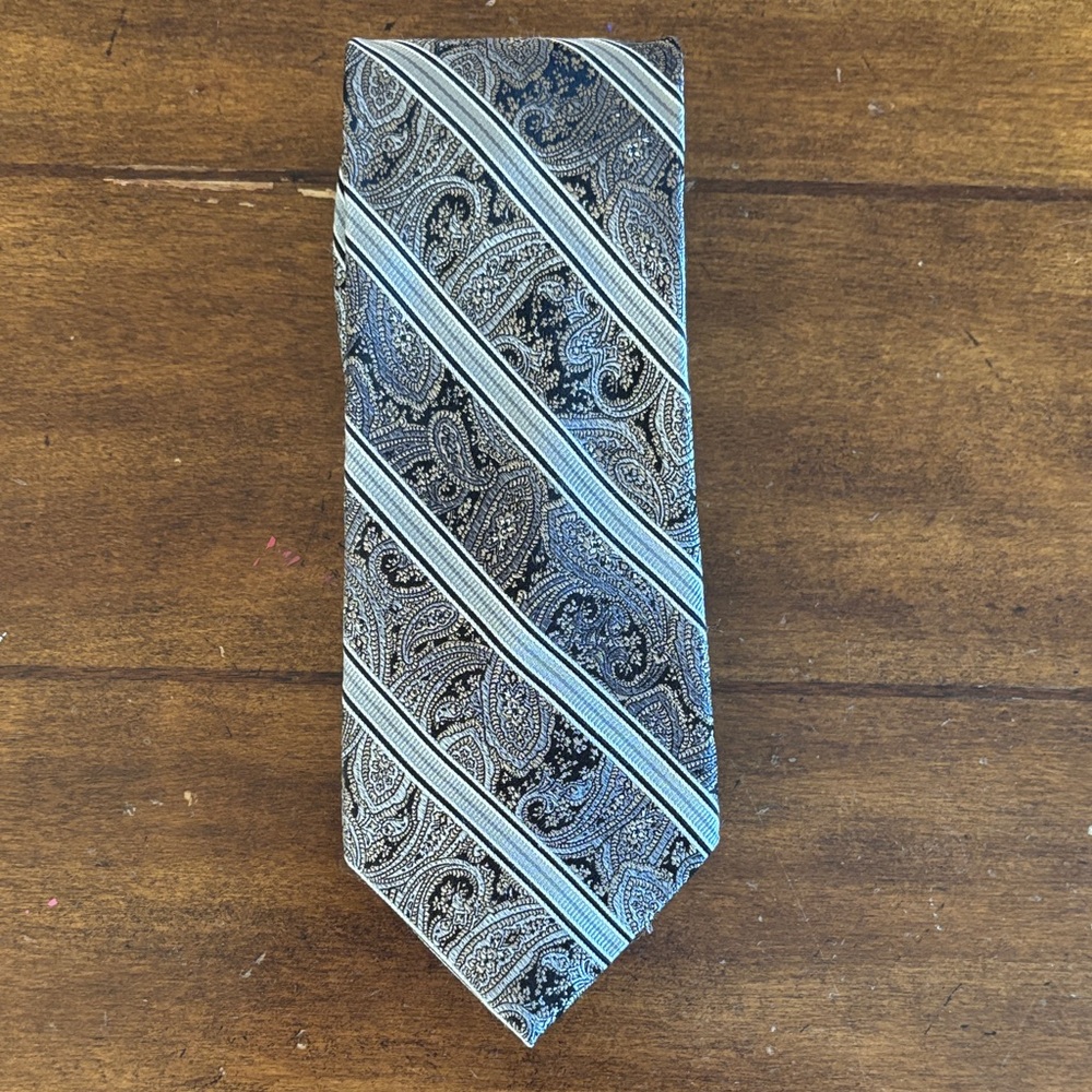 Pronto-Uomo Elegant Paisley Striped Tie